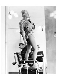 Anita Ekberg feet photo thumbnail