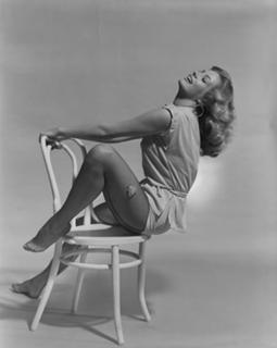 Anita Ekberg feet photo thumbnail