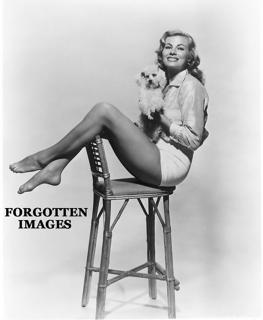 Anita Ekberg feet photo thumbnail