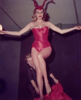 Anita Ekberg feet photo thumbnail