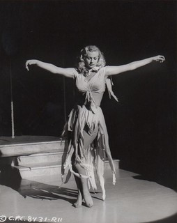 Anita Ekberg feet photo thumbnail
