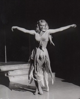 Anita Ekberg feet photo thumbnail