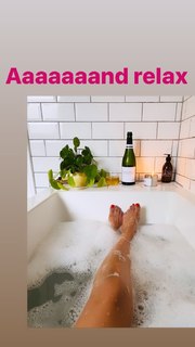 Anita Rani feet photo thumbnail