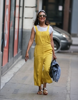 Anita Rani feet photo thumbnail