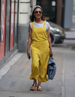 Anita Rani feet photo thumbnail