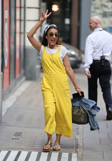 Anita Rani feet photo thumbnail