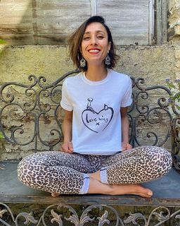 Anita Rani feet photo thumbnail