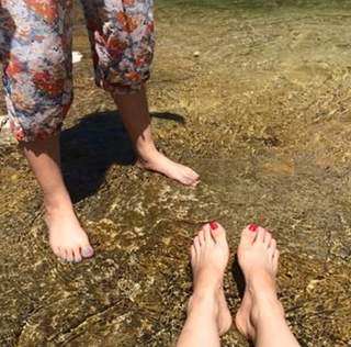 Anita Sarkeesian feet photo 9