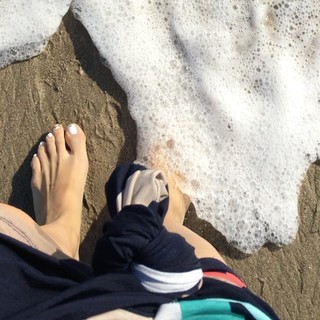 Anita Sarkeesian feet photo 18