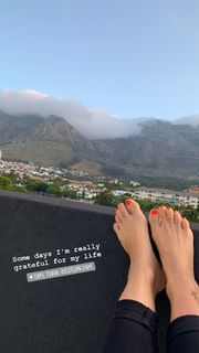 Anita Sarkeesian feet photo 11