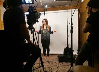 Anita Sarkeesian feet photo 3
