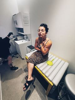 Anita Sarkeesian feet photo 7