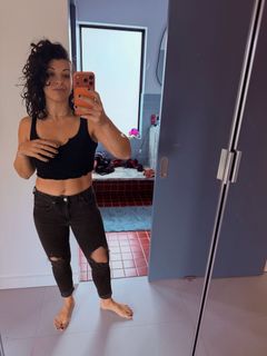 Anita Sarkeesian feet photo 6
