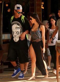 Anitta feet photo thumbnail