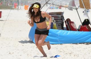 Anitta feet photo thumbnail