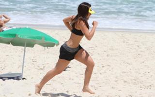 Anitta feet photo thumbnail