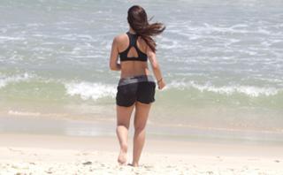Anitta feet photo thumbnail
