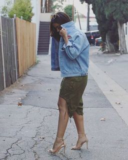 Anitta feet photo thumbnail