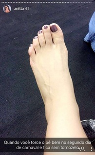 Anitta feet photo thumbnail