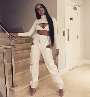 Anitta feet photo thumbnail
