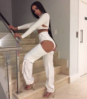 Anitta feet photo thumbnail