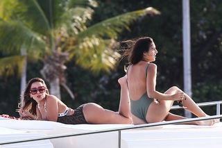Anitta feet photo thumbnail
