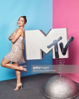 Anitta feet photo thumbnail