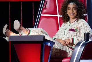 Anitta feet photo thumbnail