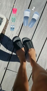 Anitta feet photo thumbnail