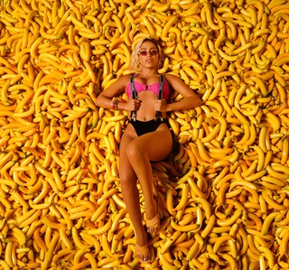 Anitta feet photo thumbnail