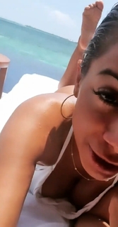 Anitta feet photo thumbnail