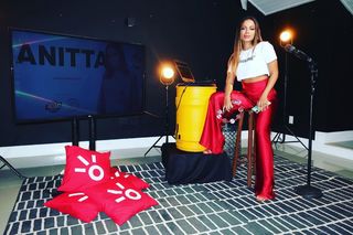 Anitta feet photo thumbnail