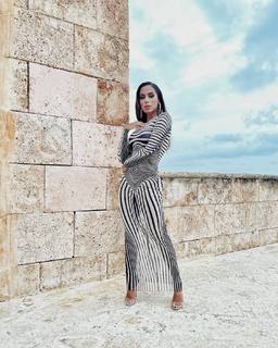 Anitta feet photo thumbnail