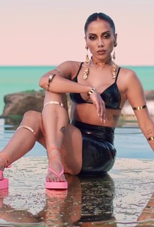 Anitta feet photo thumbnail