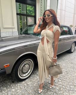 Anitta feet photo thumbnail