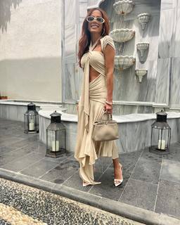Anitta feet photo thumbnail