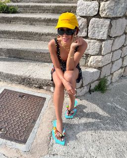 Anitta feet photo thumbnail