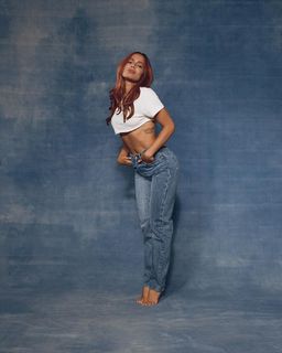 Anitta feet photo thumbnail