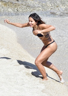 Anitta feet photo thumbnail