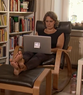 Anja Heyde feet photo 8