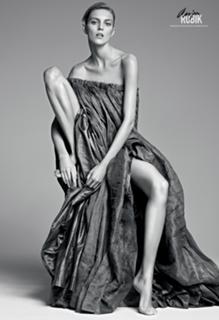 Anja Rubik feet photo thumbnail