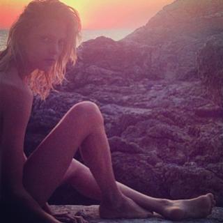 Anja Rubik feet photo thumbnail