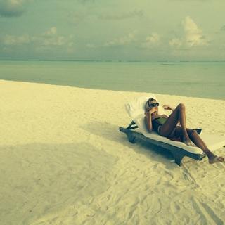 Anja Rubik feet photo thumbnail