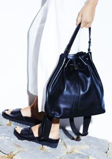 Anja Rubik feet photo thumbnail