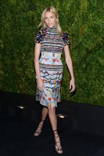 Anja Rubik feet photo thumbnail