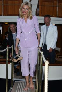 Anja Rubik feet photo thumbnail