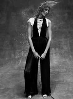 Anja Rubik feet photo thumbnail