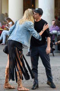 Anja Rubik feet photo thumbnail