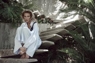 Anja Rubik feet photo thumbnail