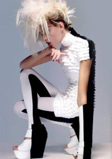 Anja Rubik feet photo thumbnail